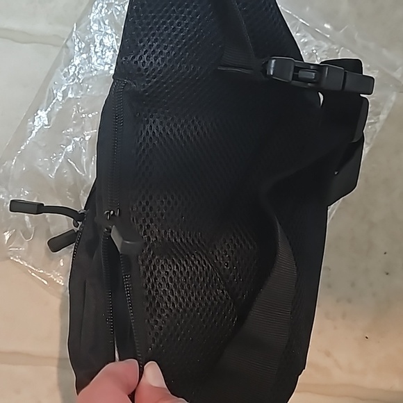 Tactical Sling Bag Conceal Carry - Picture 7 of 9